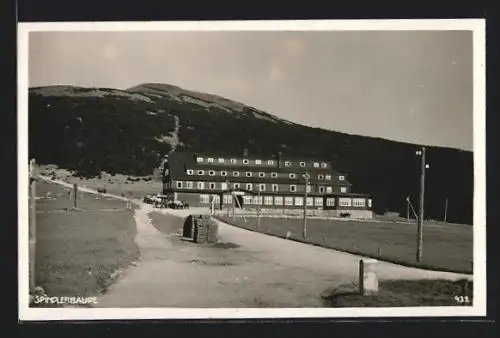 AK Spindlerbaude im Riesengebirge an einem sonnigen Tag