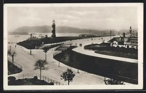 AK Plymouth, Hafen mit Leuchtturm
