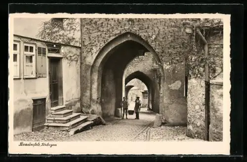 AK Braunfels, Torbogen, Strassenpartie