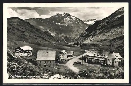 AK St. Christoph /Arlberg, Ortsansicht gegen Bergmassiv