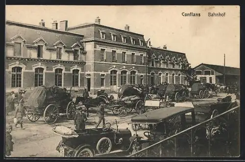 AK Conflans, Fahrzeuge vor dem Bahnhof