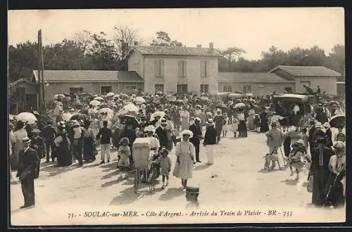 AK Soulac-sur-Mer, Cote d`Argent, Arrivée du Train de Plaisir