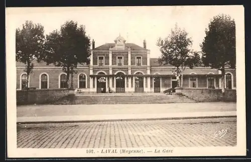 AK Laval, Blick auf Bahnhof, La Gare
