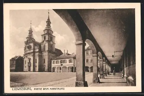 AK Ludwigsburg / Württ., Partie beim Marktplatz mit Blick zur Kirche
