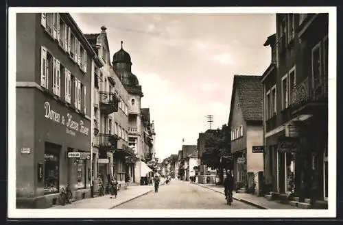 AK Gaggenau, Hauptstrasse mit Café und Geschäften