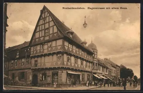 AK Neuhaldensleben, Hagenstrasse mit altem Haus