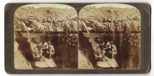 Stereo-Fotografie Underwood & Underwood, New York, Keeping below the dead line, Japanese trenches near Port Arthur