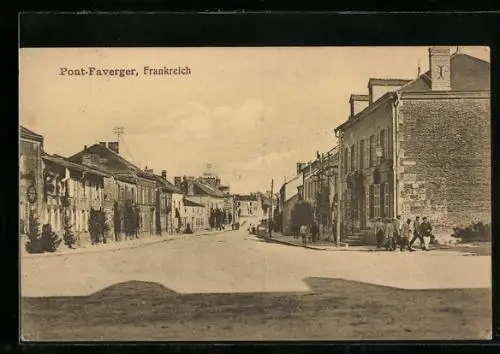 AK Pont-Faverger, Une rue, Strassenpartie