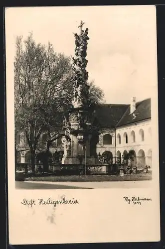 AK Heiligenkreuz, Am Denkmal