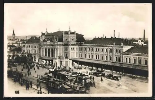 AK Brünn / Brno, Nádrazí, Bahnhof mit Strassenbahnen