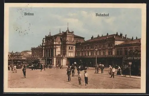 AK Brünn, Bahnhof mit Strassenbahn