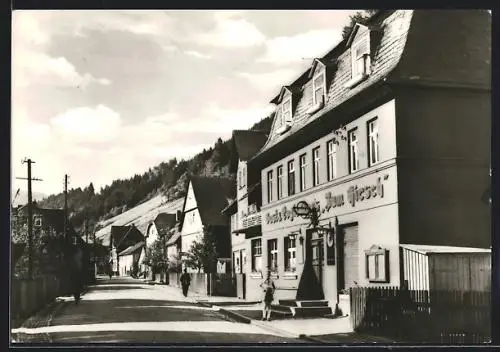 AK Unterweissbach /Thür. Wald, Lichtetalstrasse mit Gasthaus zum Hirsch