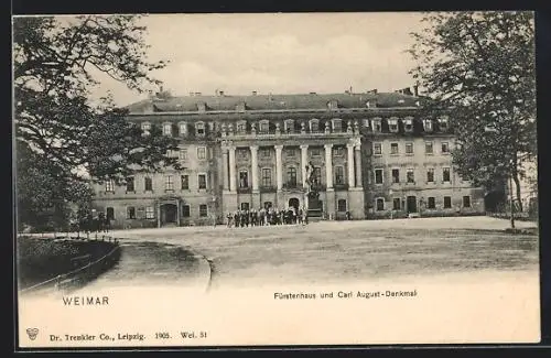 AK Weimar / Thür., Fürstenhaus und Carl-August-Denkmal