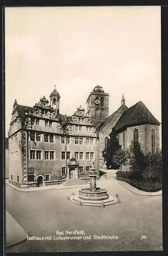 AK Bad Hersfeld, Rathaus mit Lullusbrunnen und Stadtkirche