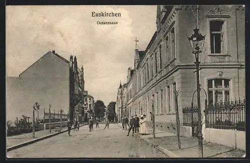 AK Euskirchen, Oststrasse mit Passanten