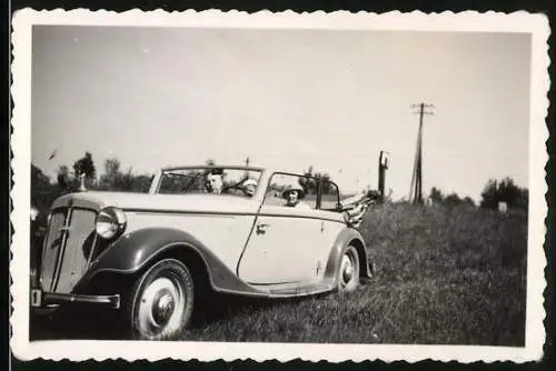 Fotografie Auto Audi Cabrio (1934) Karrosserie Gläser, Herr & Damen im Cabriolet