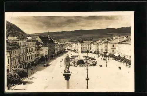 AK Banska Bystrica, Marktplatz mit Säulendenkmal