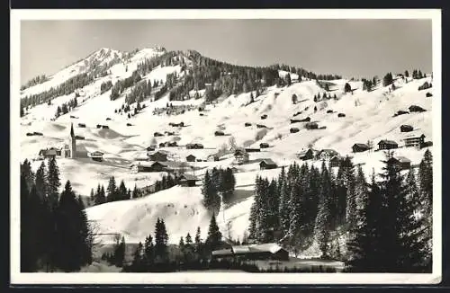 AK Hirschegg, Ortsansicht mit Heuberg im Winter