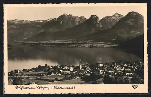 AK St. Gilgen /Wolfgangsee, Ortsansicht mit Bergpanorama