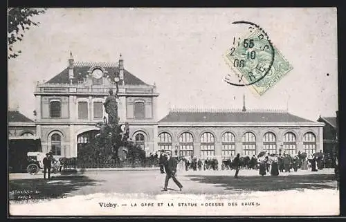AK Vichy, La Gare et la Statue Deesse des Eaux