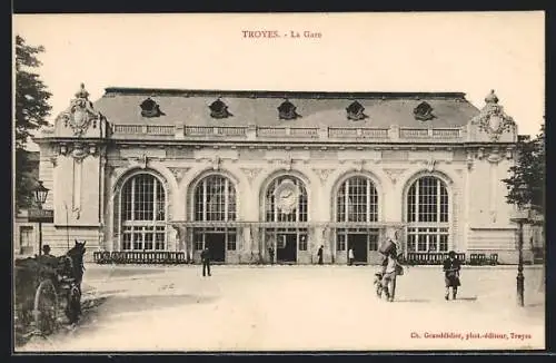 AK Troyes, La gare, Blick zum Bahnhof