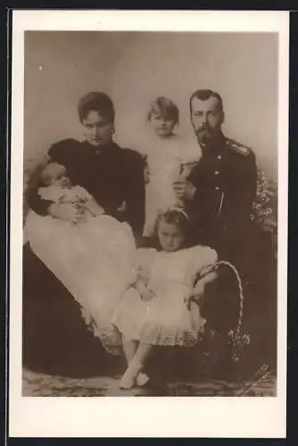 AK Nikolaus II. von Russland im Kreise seiner Familie