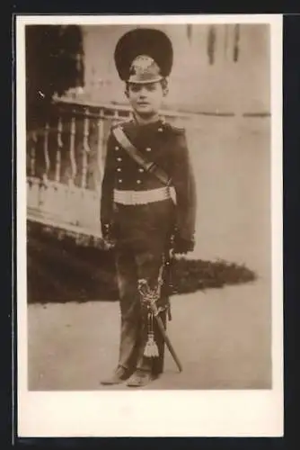 AK Alexej von Russland, Uniform mit verziertem Helm und Säbel