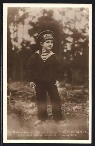 AK Zarewitsch Alexej von Russland in Matrosenanzug mit Mütze in stolzer Pose