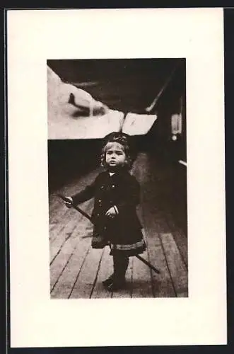 AK Alexej von Russland, das Kleinkind auf dem Schiffsdeck