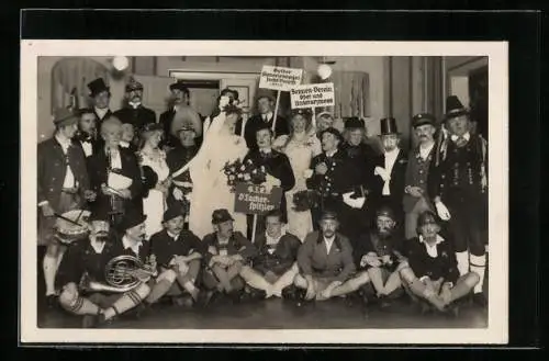 AK Oberarzmoos, Gruppenbild des Sennen-Vereins Ober- und Unterarzmoos, Travestie