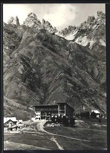 AK Rifugio Alpe di Siusi, Hotel gegen das Gebirge