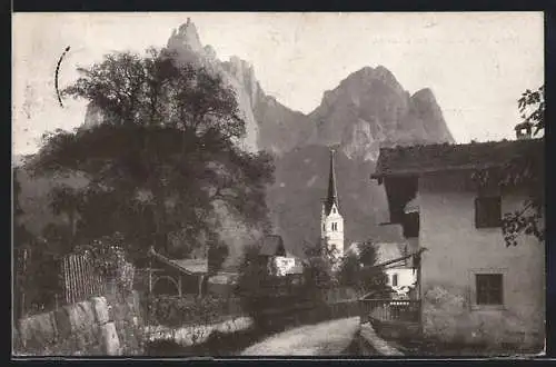 AK Seis am Schlern, Strassenpartie mit Kirche