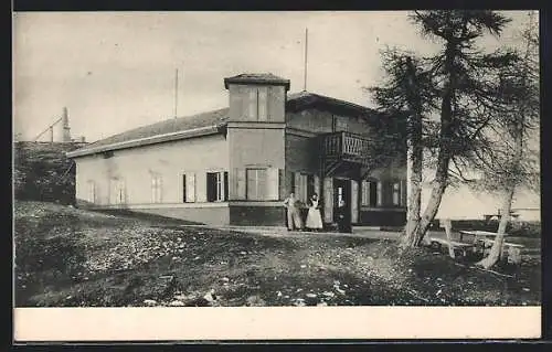 AK Penegal-Schutzhaus, Frauen am Eingang