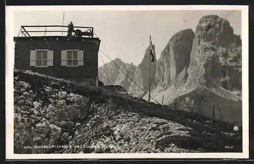 AK Refugio Rodella, Partie an der Berghütte