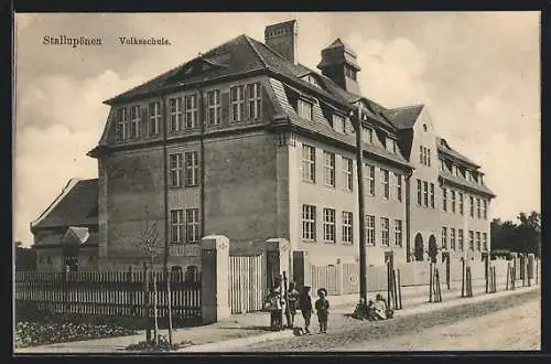 AK Stallupönen, Kinder vor der Volksschule