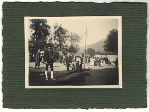 16 Fotografien unbekannter Fotograf, Ansicht Salzburg, Au bei Hellbrunn, Festzug Anthropologen Kongress 1905, u.a.