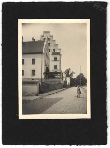 16 Fotografien unbekannter Fotograf, Ansicht Landshut, Stadtansichten mit Festumzug & Umgebung, Burg Trausnitz u.a.