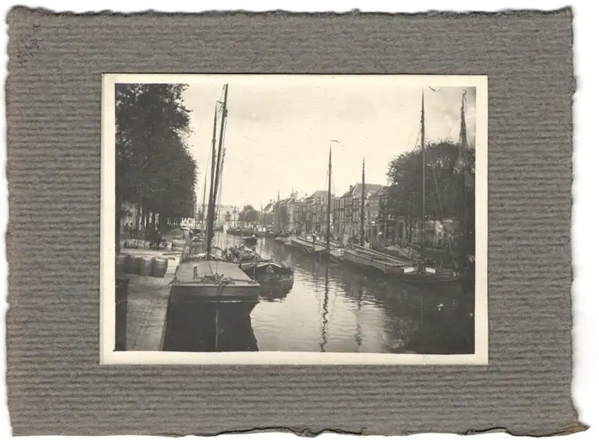 16 Fotografien unbekannter Fotograf, Ansicht Amsterdam, Den Haag - Gracht m. Windmühle, Scheveningen, Triest, Koblenz 13