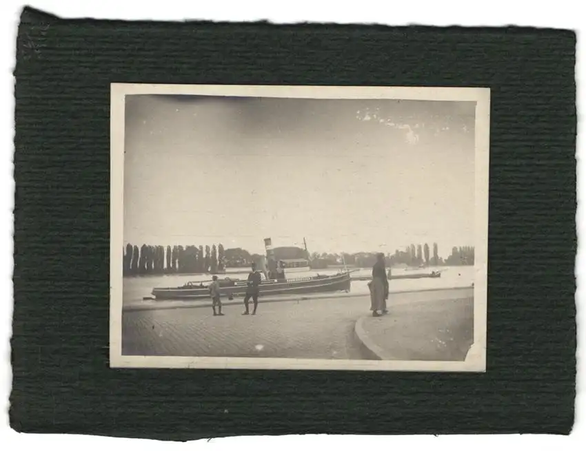 16 Fotografien unbekannter Fotograf, Ansicht Amsterdam, Den Haag - Gracht m. Windmühle, Scheveningen, Triest, Koblenz 15