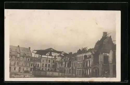 AK La Bassée, Marktplatz mit Kriegsschäden