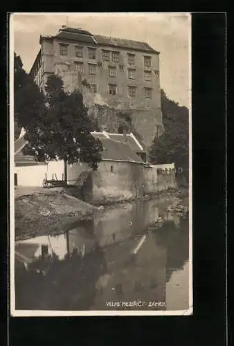 AK Velke Mezirici, Zamek