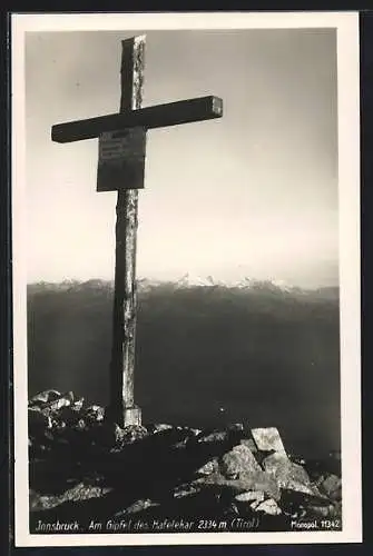 AK Innsbruck, Gipfelkreuz am Gipfel des Hafelekar