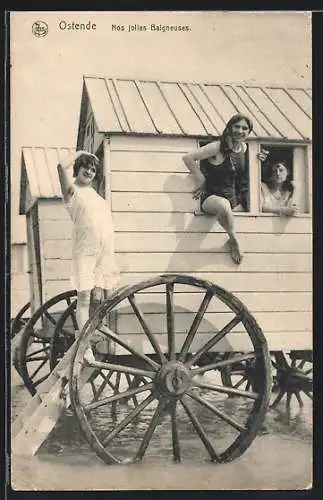 AK Nos Baigneuses, Mädchen in Badekleidung posieren am Strandwagen