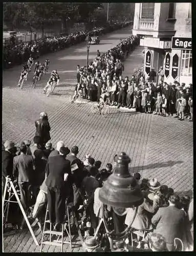 Fotografie Atlantic, Berlin, Ansicht Berlin-Prenzlauer Berg, Gaudystr. Ecke Cantianstr., Fahrradrennen Staffel d. Städte