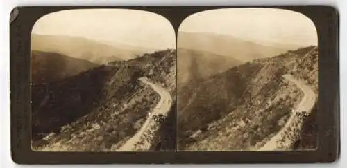 Stereo-Fotografie H. C. White Co., North Bennington, Ansicht La Guaira, a Pack Train on the Centuries old Mule