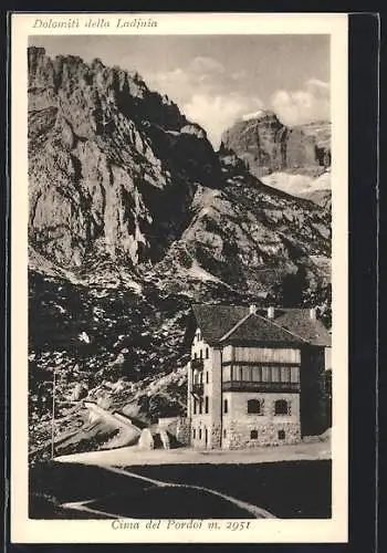 AK Pordoi-Hütte, Berghütte und Panorama