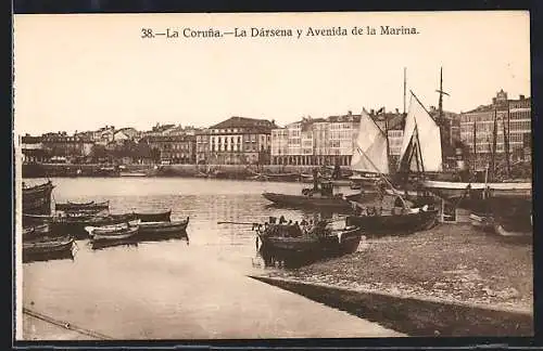 AK La Coruna, La Dársena y Avenida de la Marina