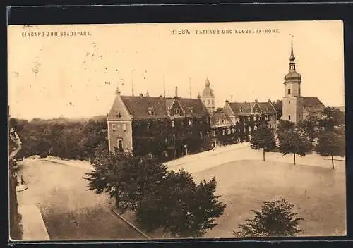 AK Riesa / Elbe, Rathaus und Klosterkirche, Eingang zum Stadtpark