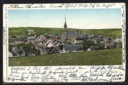 Goldfenster-AK Oederan i. S., Ortsansicht, Häuser und Kirche mit leuchtenden Fenstern