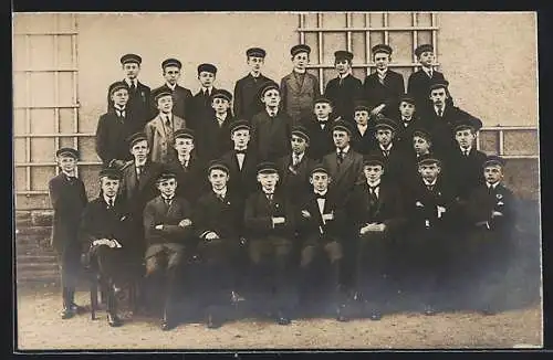 Foto-AK Markneukirchen, Gymnasial-Absolventen 1916